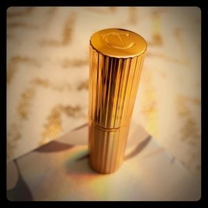 NEW Charlotte Tilbury in Girl Bond